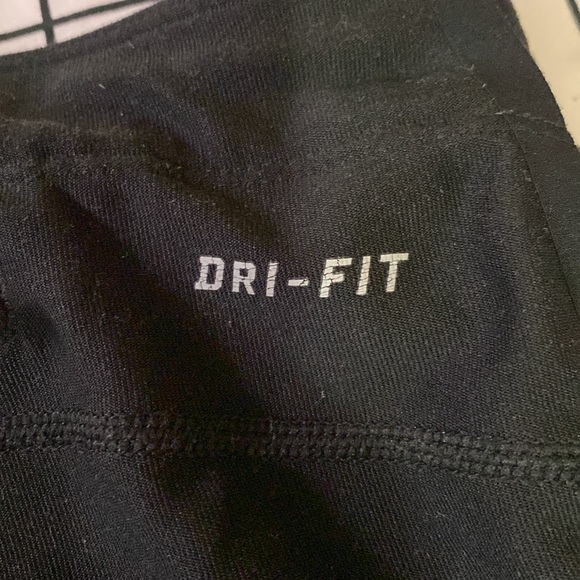 Nike Dri-Fit cropped leggings - Picture 4 of 8
